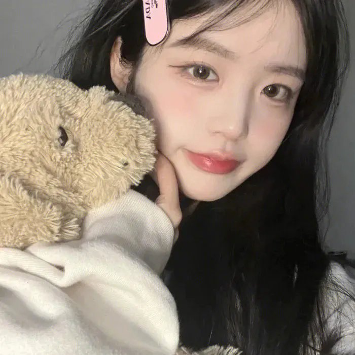 着牛仔裤的钟馗